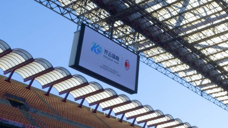 而骆建佑也